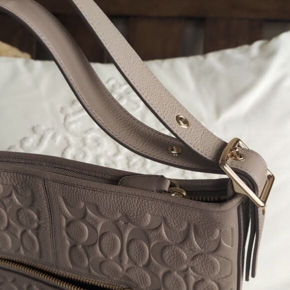 Vintage Coach Legacy Embossed Taupe HOBO Bag NWOT - Picture 16 of 17